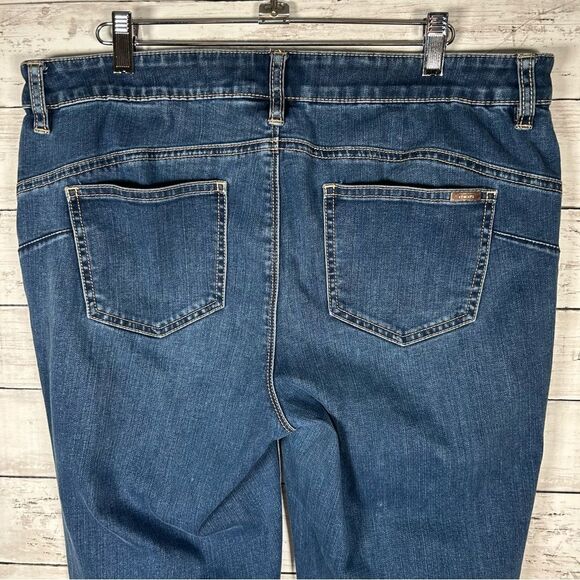 Chico’s So Slimming Slim Leg Crop Denim Whiskered Jeans Size 1.5 / US 10 M - Picture 4 of 7